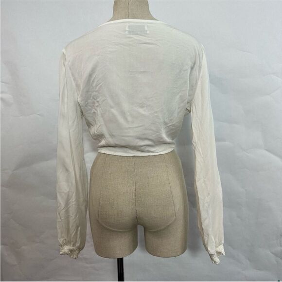 UO Twist Front Crop Top 030 - Picture 2 of 3